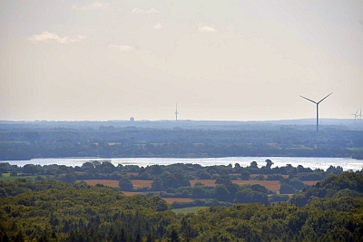 H&uuml;ttener Berge, Ausblick bis Kiel