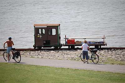 Lorenbahn am Beltringharder Koog auf Nordstrand